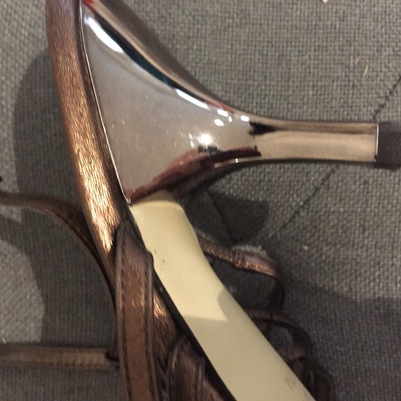 Nine West size 7 NWOT gorgeous bronze and gold strappy jewelled sandals - Picture 5 of 5